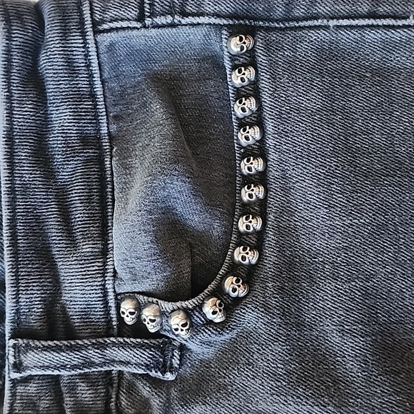 A pair of black skinny jeans from Zadig et Voltaire. - Picture 2 of 7